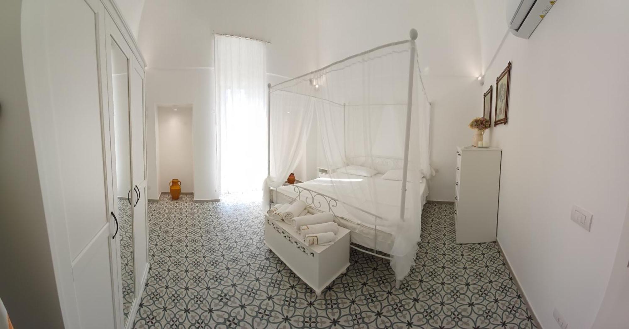 A Casa Del Mercante Монополи Екстериор снимка